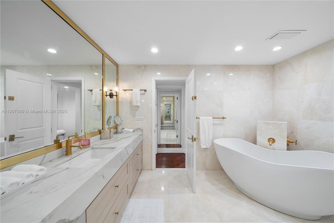 For Sale: $3,999,999 (5 beds, 5 baths, 5430 Square Feet)