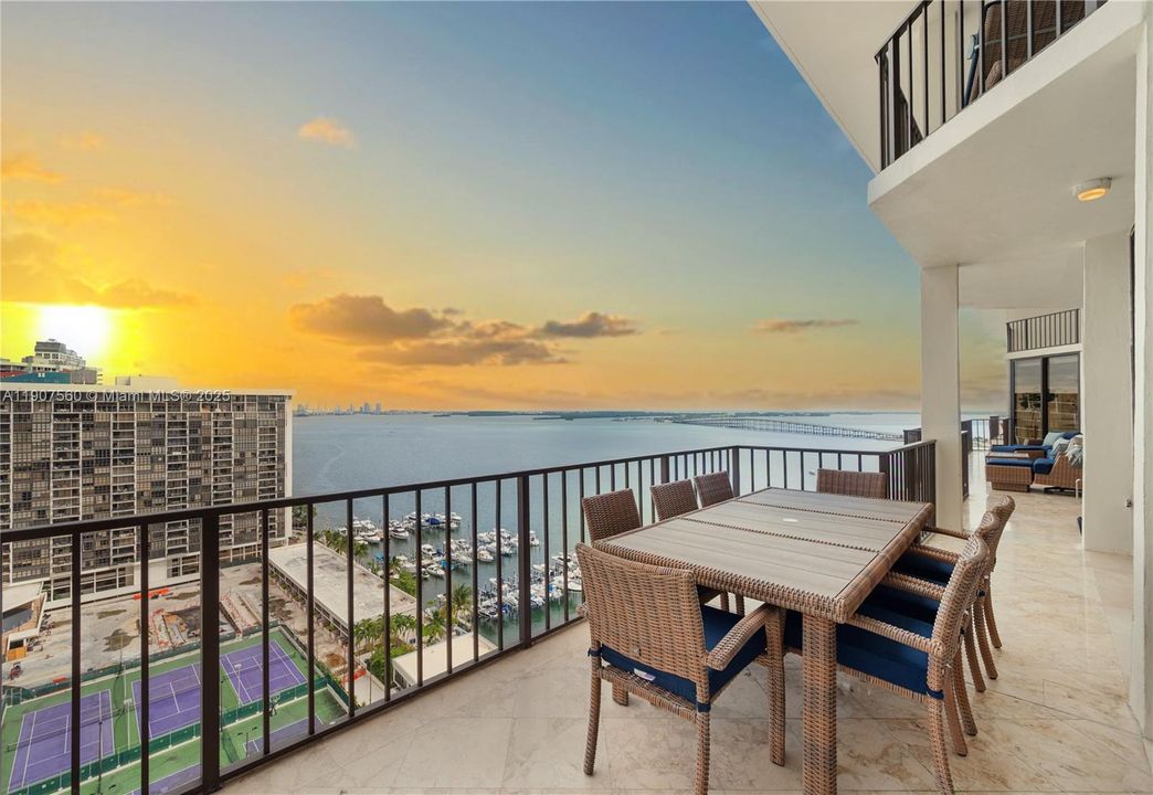 For Sale: $3,999,999 (5 beds, 5 baths, 5430 Square Feet)