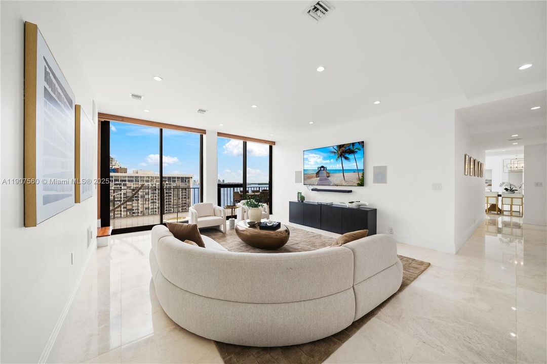 For Sale: $3,999,999 (5 beds, 5 baths, 5430 Square Feet)