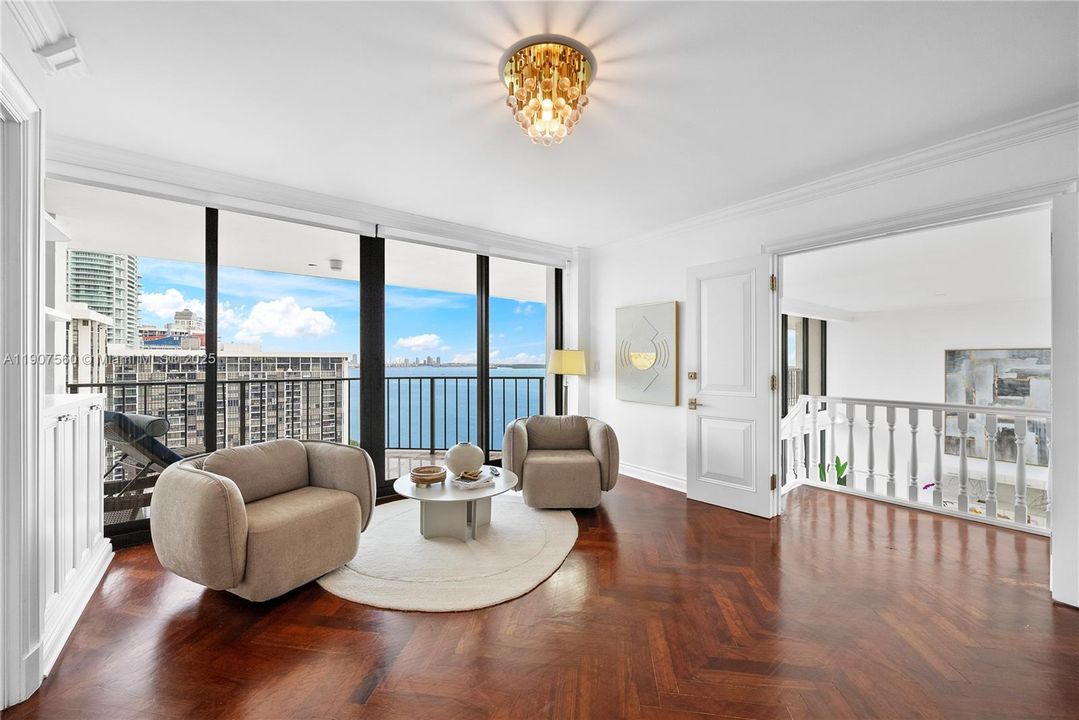 For Sale: $3,999,999 (5 beds, 5 baths, 5430 Square Feet)