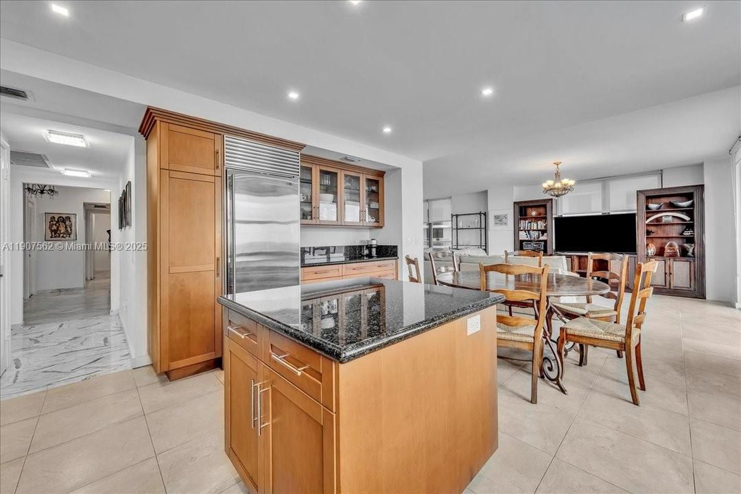 Active With Contract: $2,495,000 (2 beds, 2 baths, 1983 Square Feet)