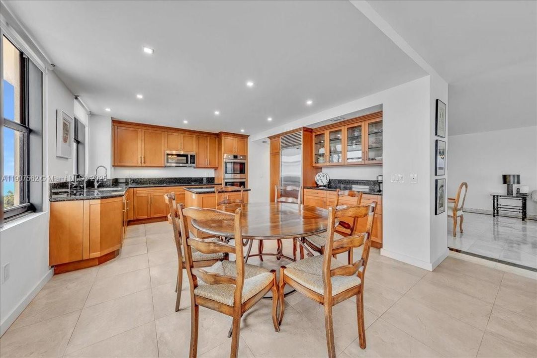 Active With Contract: $2,495,000 (2 beds, 2 baths, 1983 Square Feet)