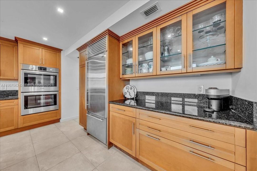 Active With Contract: $2,495,000 (2 beds, 2 baths, 1983 Square Feet)