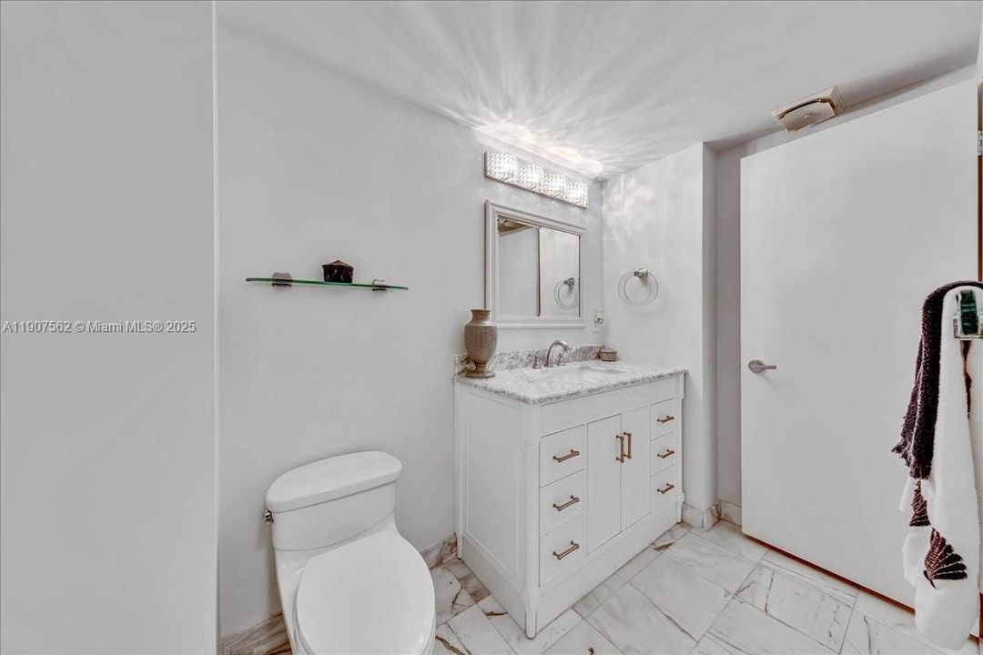 Active With Contract: $2,495,000 (2 beds, 2 baths, 1983 Square Feet)