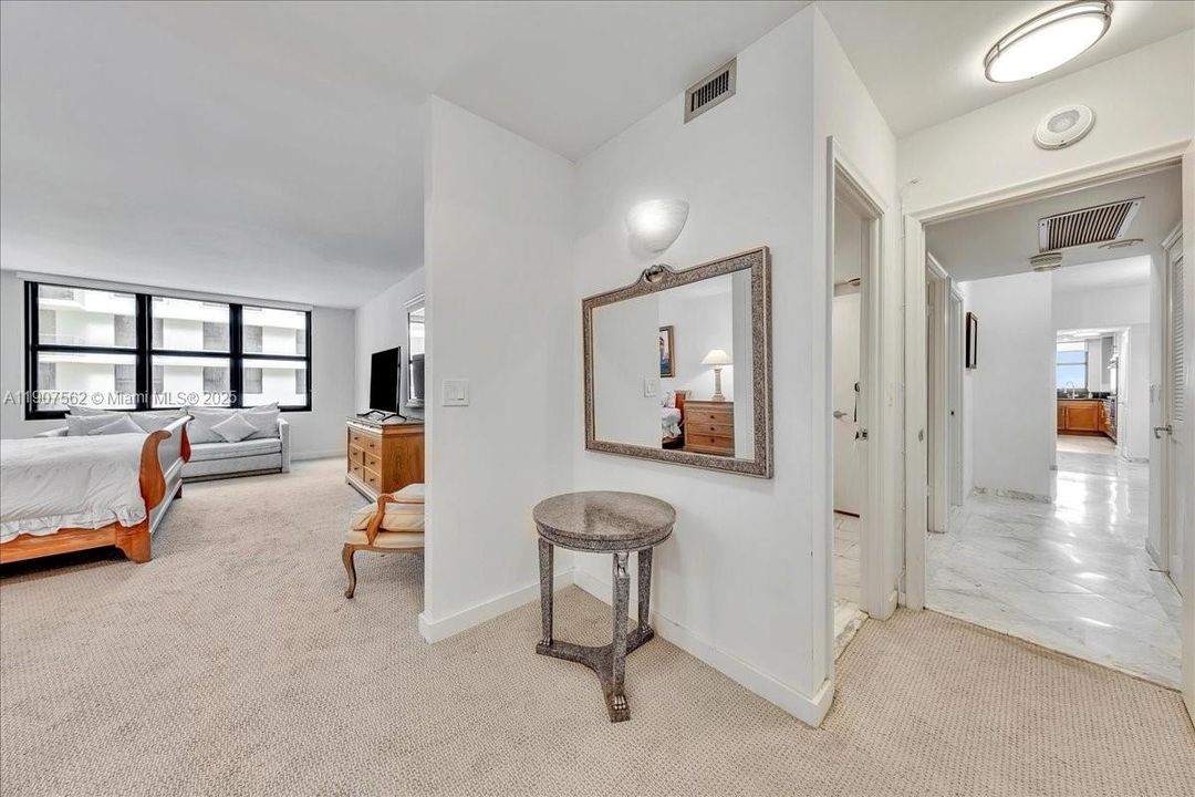 Active With Contract: $2,495,000 (2 beds, 2 baths, 1983 Square Feet)