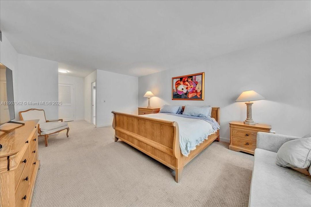 Active With Contract: $2,495,000 (2 beds, 2 baths, 1983 Square Feet)