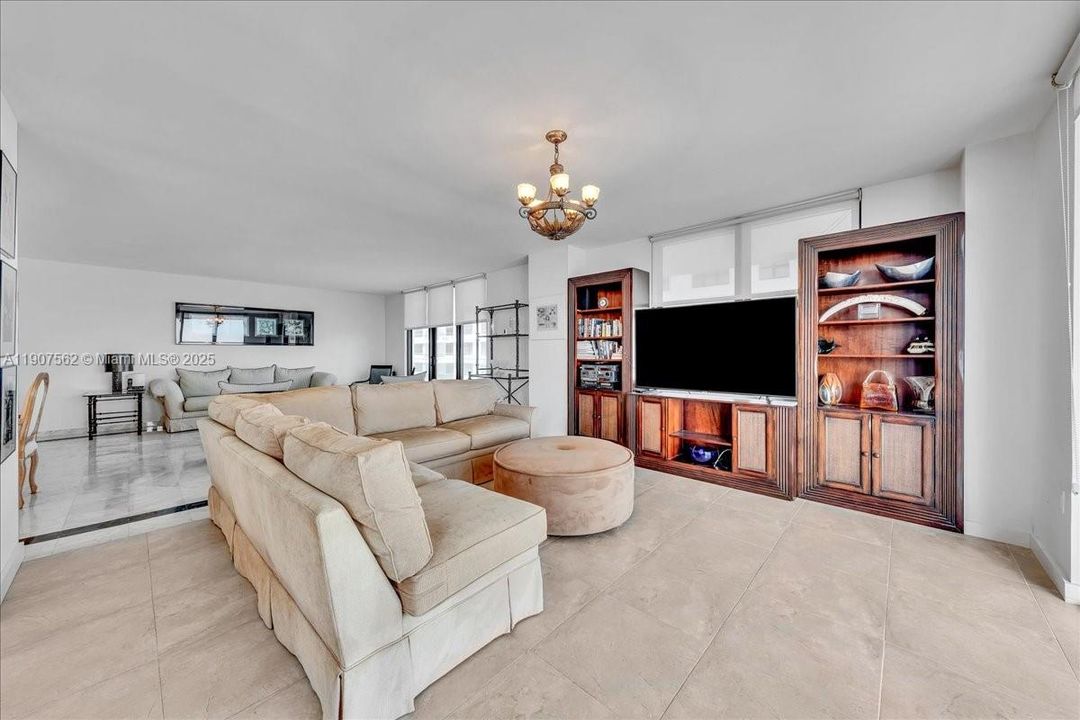 Active With Contract: $2,495,000 (2 beds, 2 baths, 1983 Square Feet)