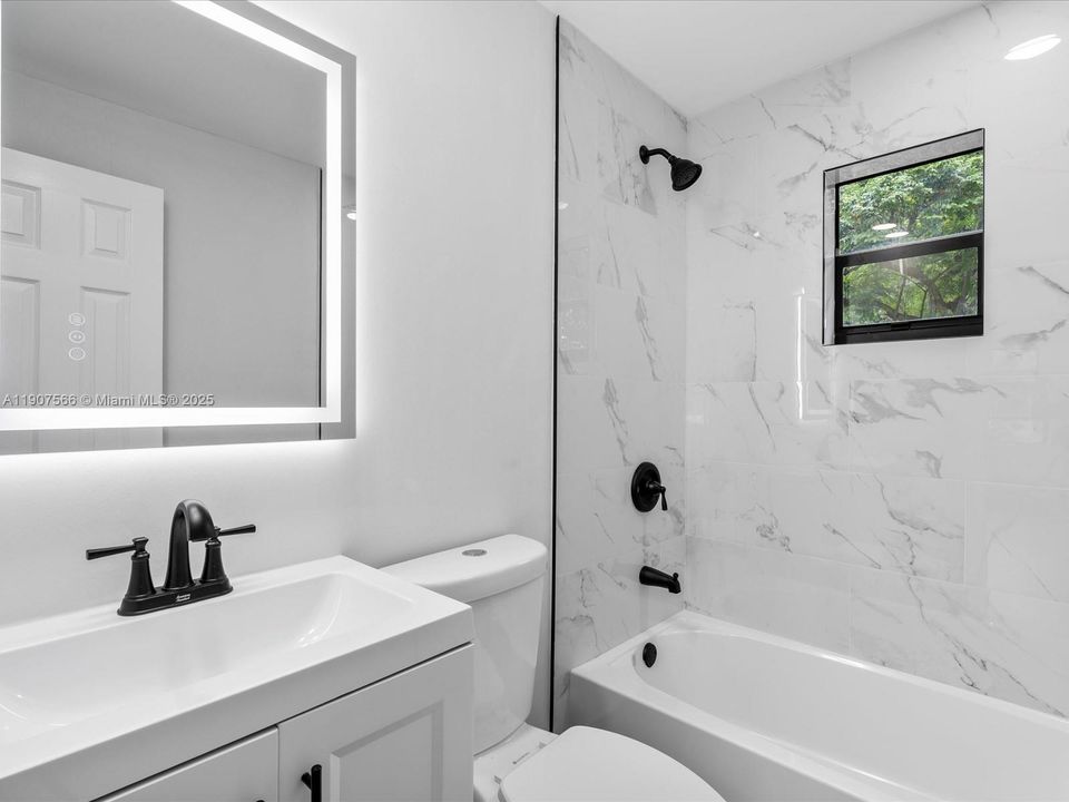 Active With Contract: $279,000 (2 beds, 1 baths, 0 Square Feet)