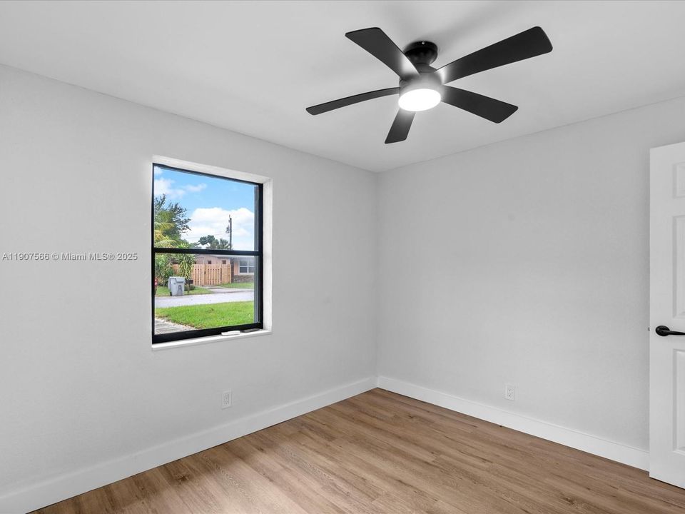 Active With Contract: $279,000 (2 beds, 1 baths, 0 Square Feet)