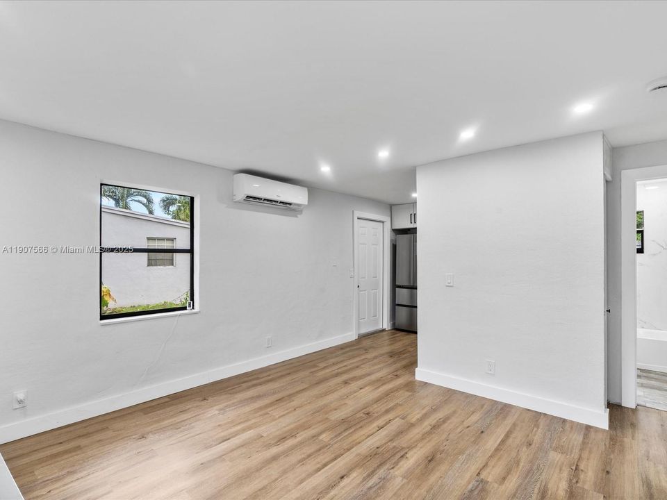 Active With Contract: $279,000 (2 beds, 1 baths, 0 Square Feet)