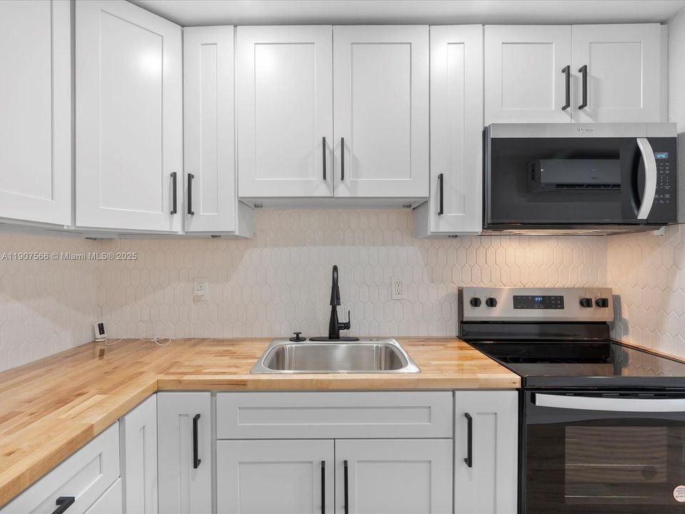 Active With Contract: $279,000 (2 beds, 1 baths, 0 Square Feet)