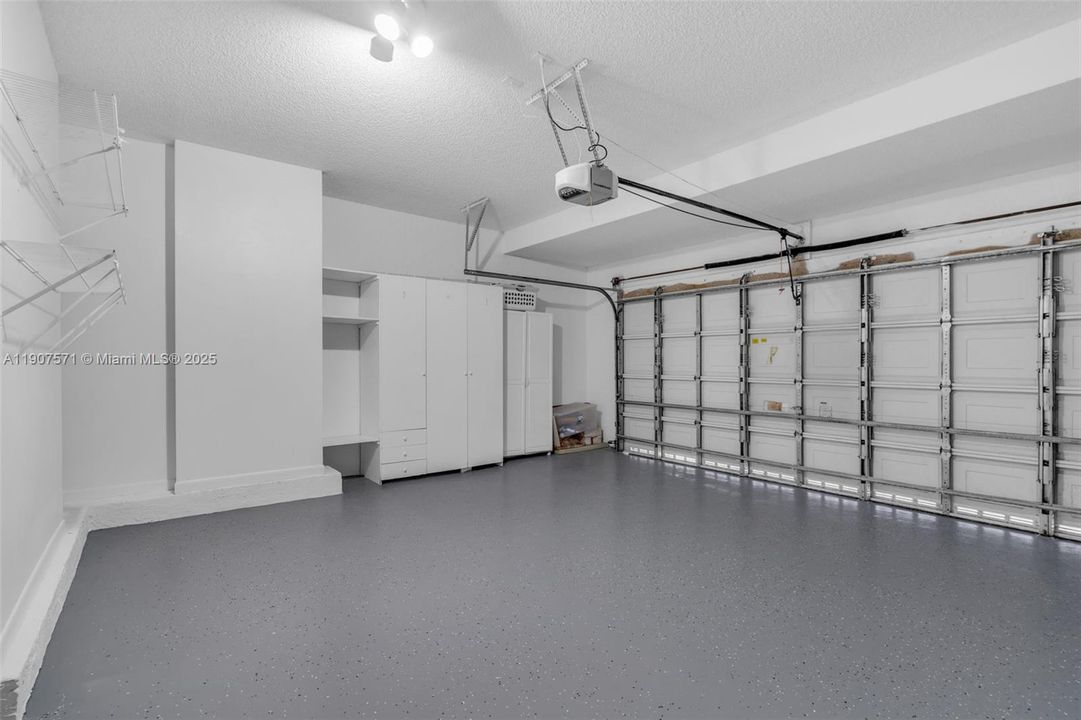 合同活跃: $675,000 (3 贝兹, 2 浴室, 1835 平方英尺)