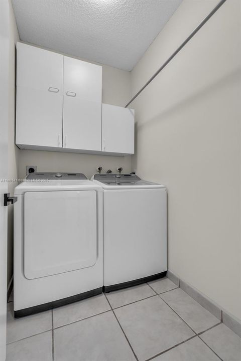 合同活跃: $675,000 (3 贝兹, 2 浴室, 1835 平方英尺)