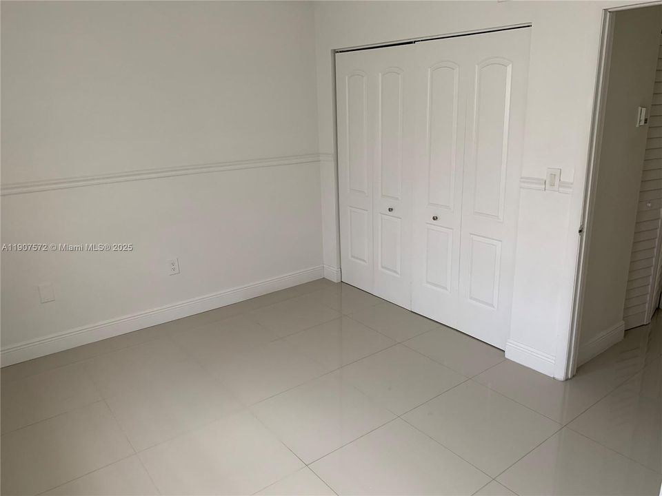 For Rent: $2,100 (2 beds, 1 baths, 1097 Square Feet)