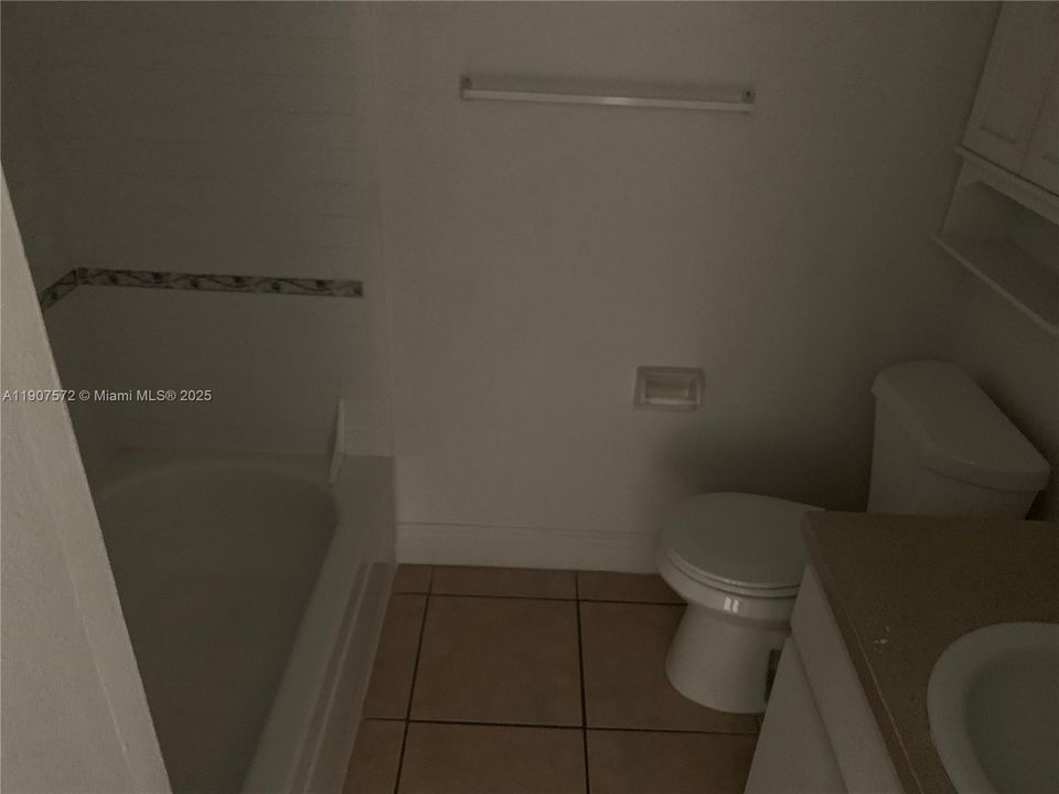 For Rent: $2,100 (2 beds, 1 baths, 1097 Square Feet)