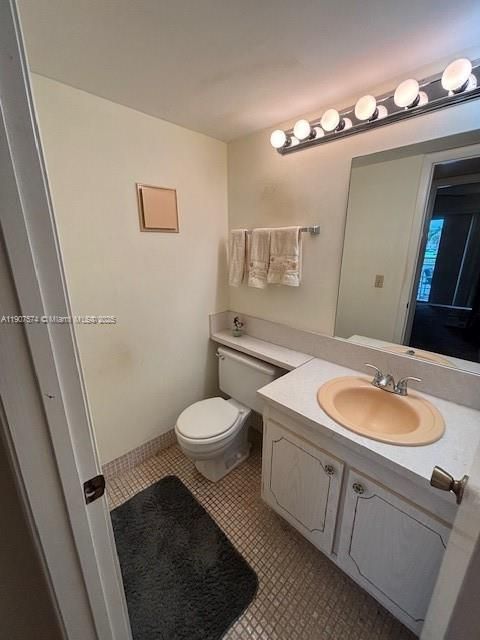 合同活跃: $75,000 (2 贝兹, 1 浴室, 840 平方英尺)