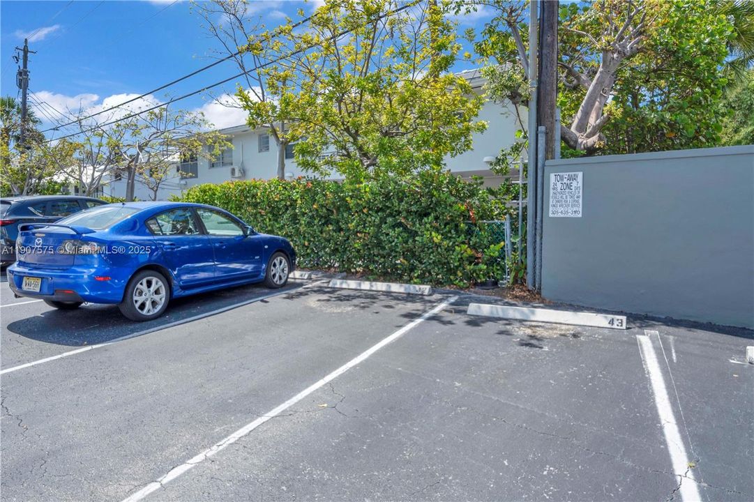 待售: $499,000 (1 贝兹, 1 浴室, 690 平方英尺)