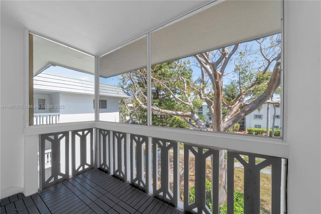 待售: $499,000 (1 贝兹, 1 浴室, 690 平方英尺)