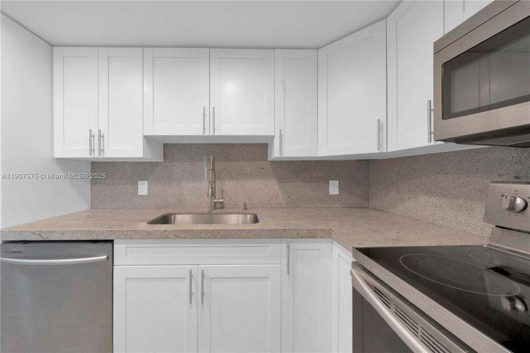 待售: $499,000 (1 贝兹, 1 浴室, 690 平方英尺)