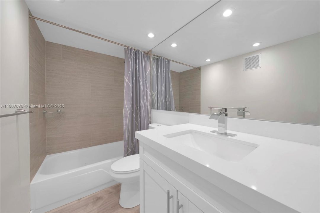 待售: $499,000 (1 贝兹, 1 浴室, 690 平方英尺)