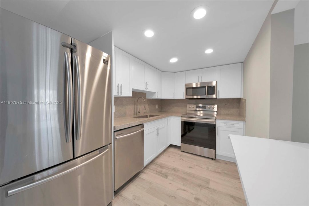 待售: $499,000 (1 贝兹, 1 浴室, 690 平方英尺)