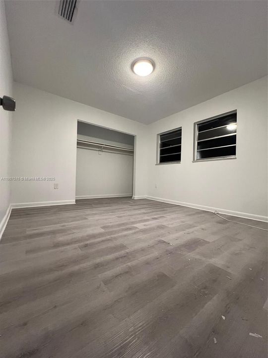 En Renta: $2,300 (2 camas, 1 baños, 3150 Pies cuadrados)