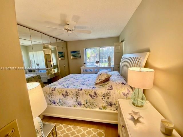 For Sale: $160,000 (2 beds, 2 baths, 922 Square Feet)
