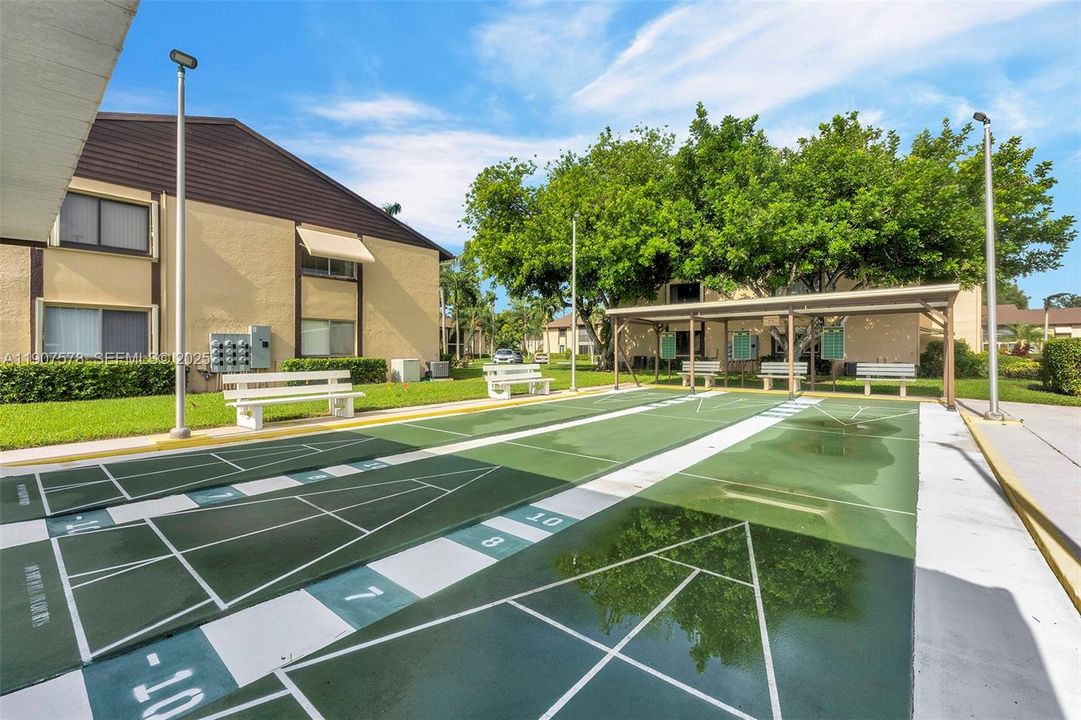 For Sale: $160,000 (2 beds, 2 baths, 922 Square Feet)