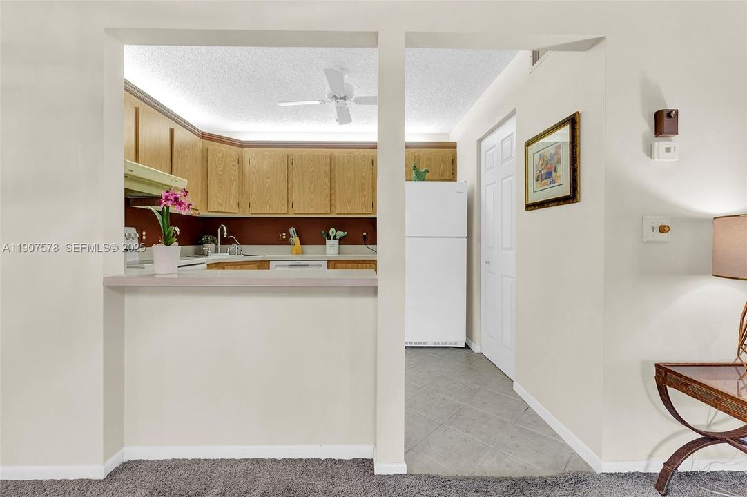 For Sale: $160,000 (2 beds, 2 baths, 922 Square Feet)