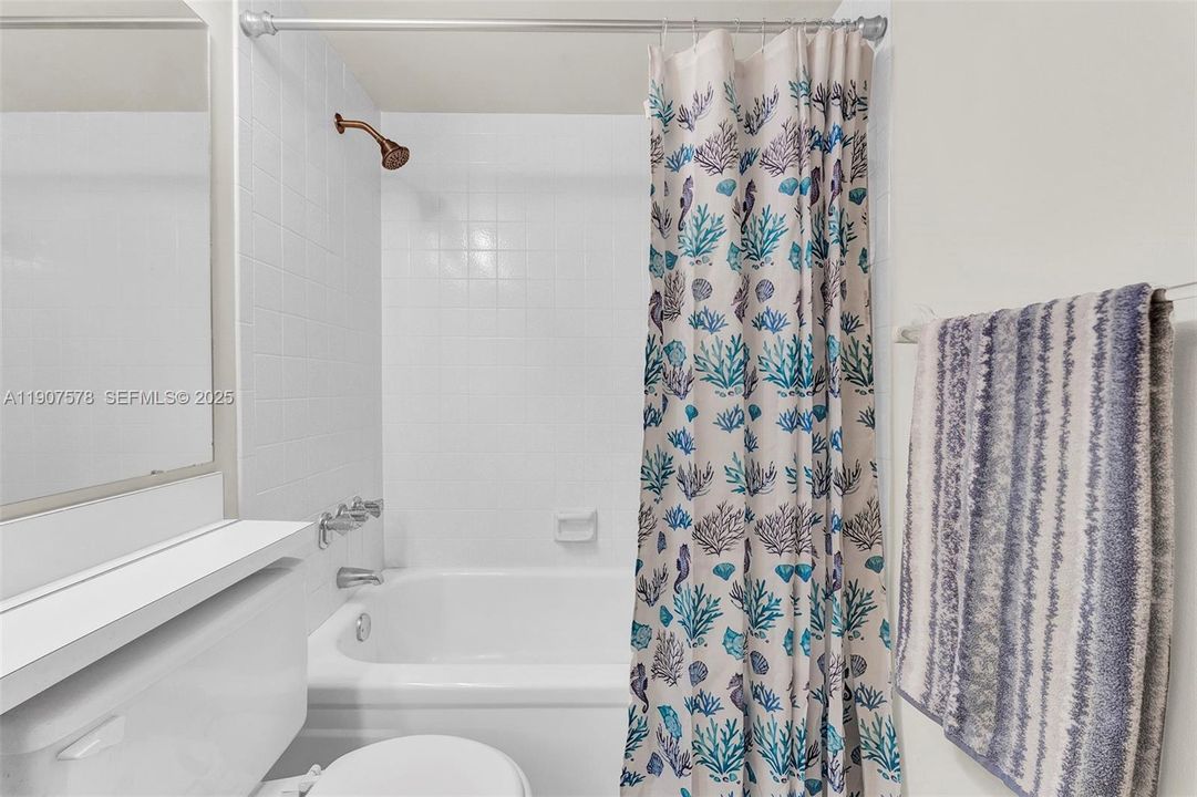 For Sale: $160,000 (2 beds, 2 baths, 922 Square Feet)