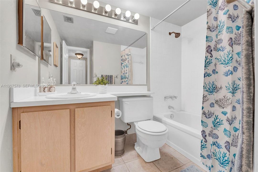 For Sale: $160,000 (2 beds, 2 baths, 922 Square Feet)