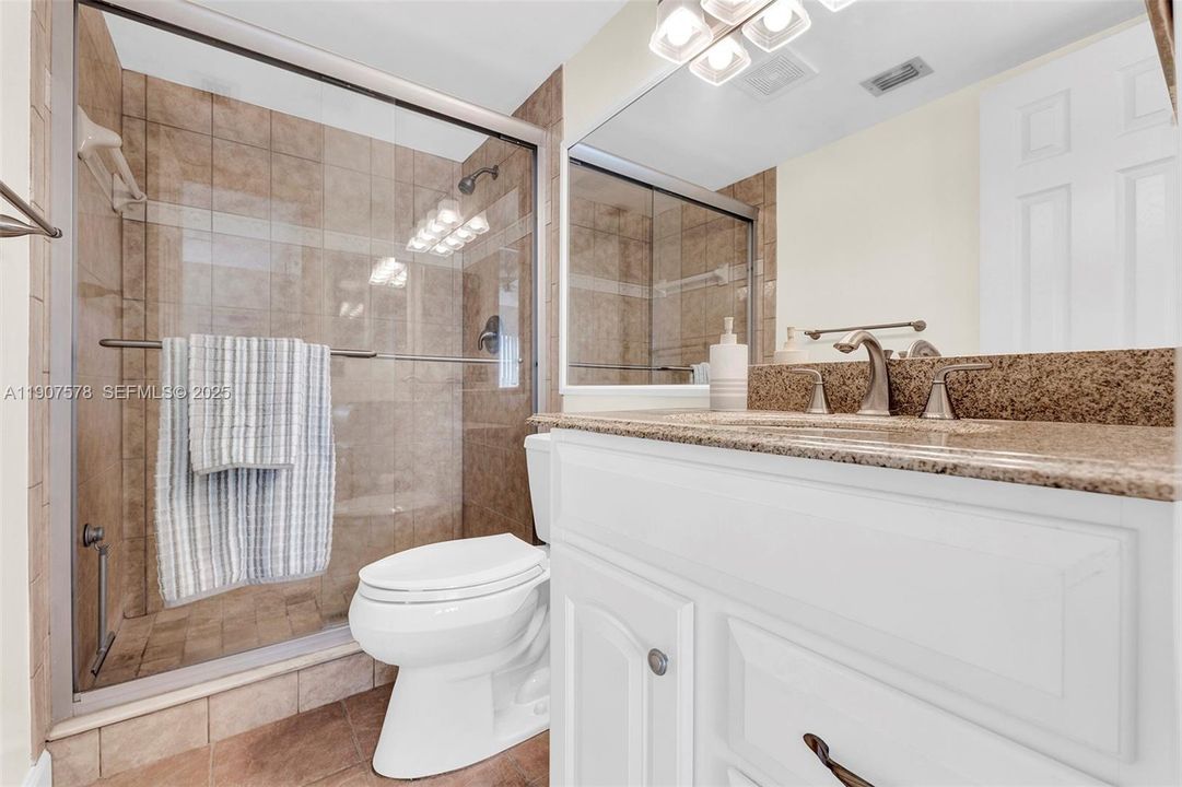 For Sale: $160,000 (2 beds, 2 baths, 922 Square Feet)