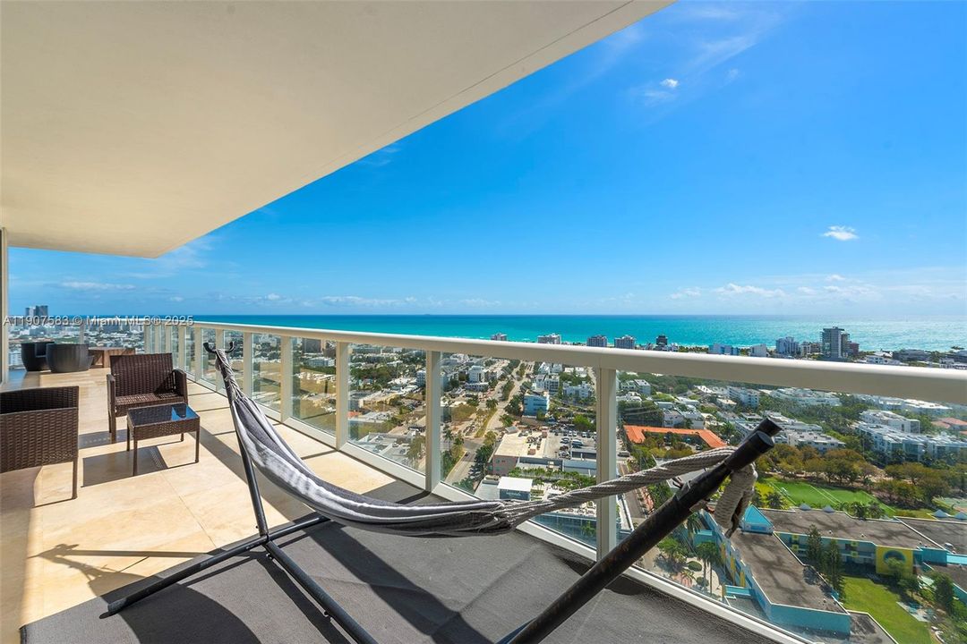 出租: $10,000 (2 贝兹, 2 浴室, 1370 平方英尺)