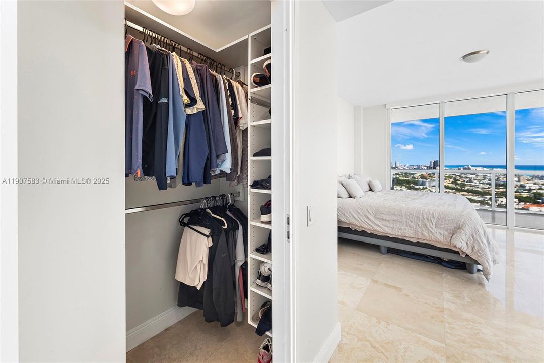 出租: $10,000 (2 贝兹, 2 浴室, 1370 平方英尺)