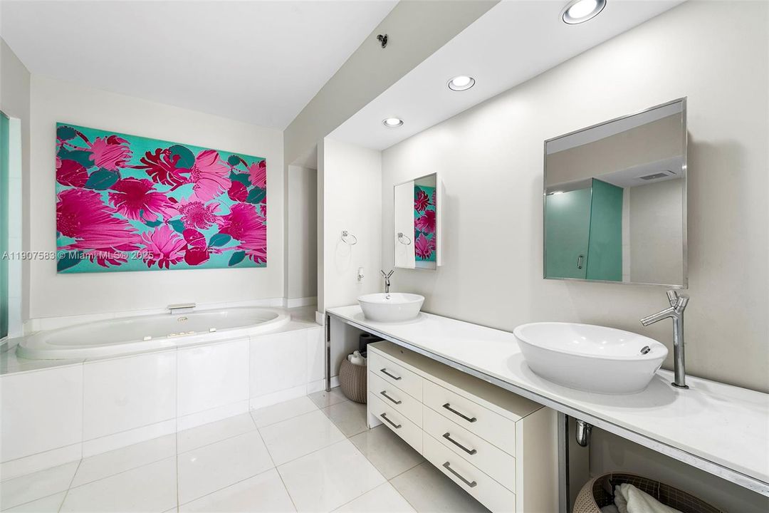 出租: $10,000 (2 贝兹, 2 浴室, 1370 平方英尺)