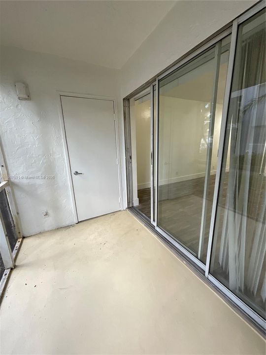 出租: $1,600 (1 贝兹, 1 浴室, 615 平方英尺)