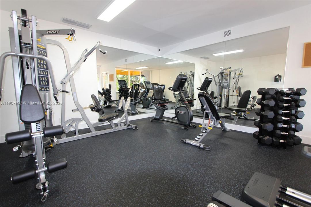 Recently Rented: $1,800 (1 beds, 1 baths, 598 Square Feet)