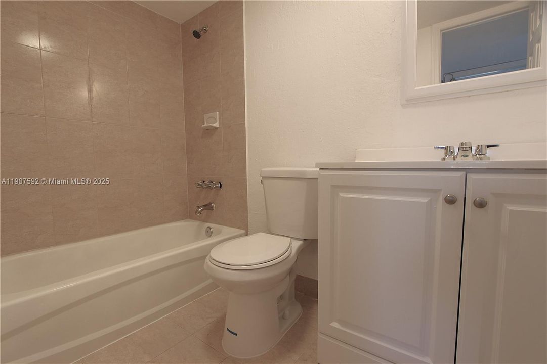 Recently Rented: $1,800 (1 beds, 1 baths, 598 Square Feet)