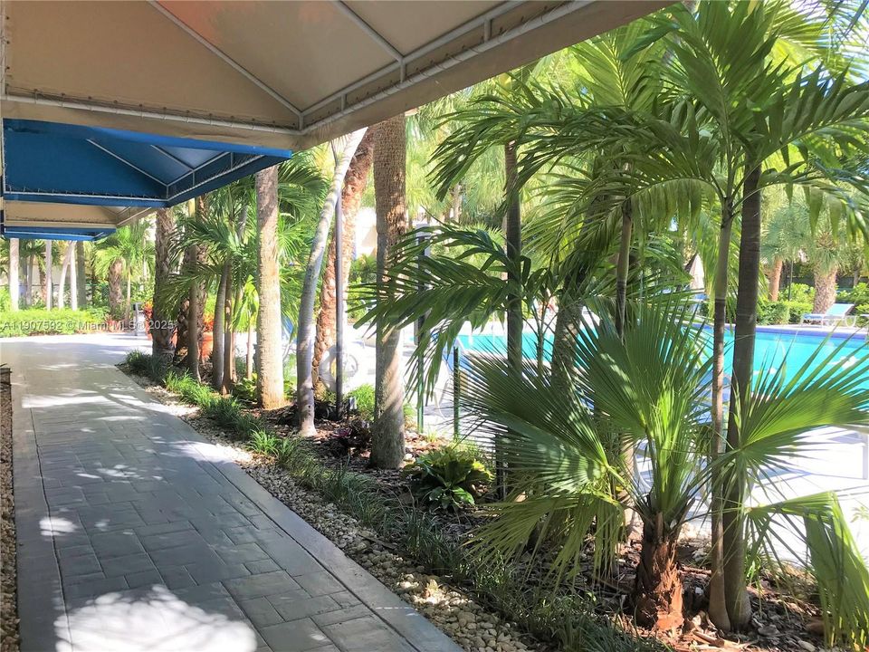 Recently Rented: $1,800 (1 beds, 1 baths, 598 Square Feet)