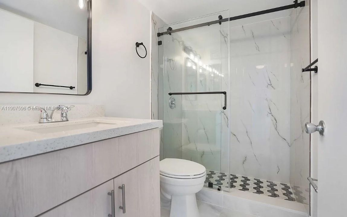 For Sale: $304,900 (2 beds, 2 baths, 980 Square Feet)