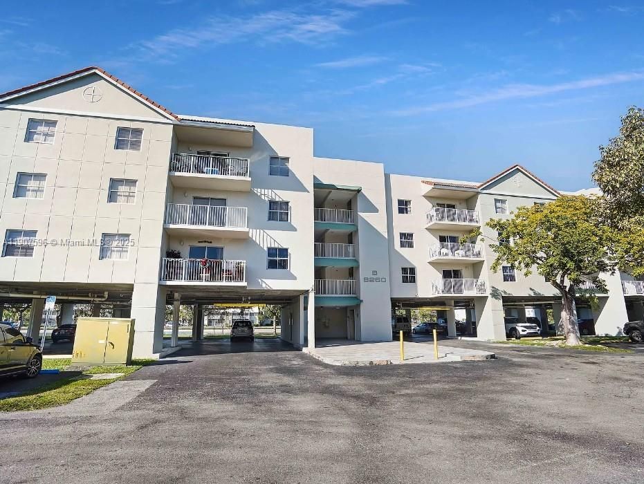 For Sale: $304,900 (2 beds, 2 baths, 980 Square Feet)