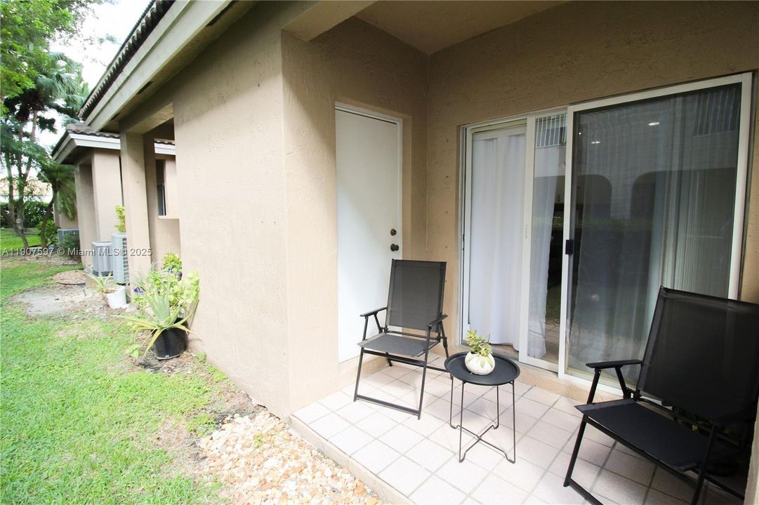 For Sale: $465,000 (3 beds, 2 baths, 1420 Square Feet)