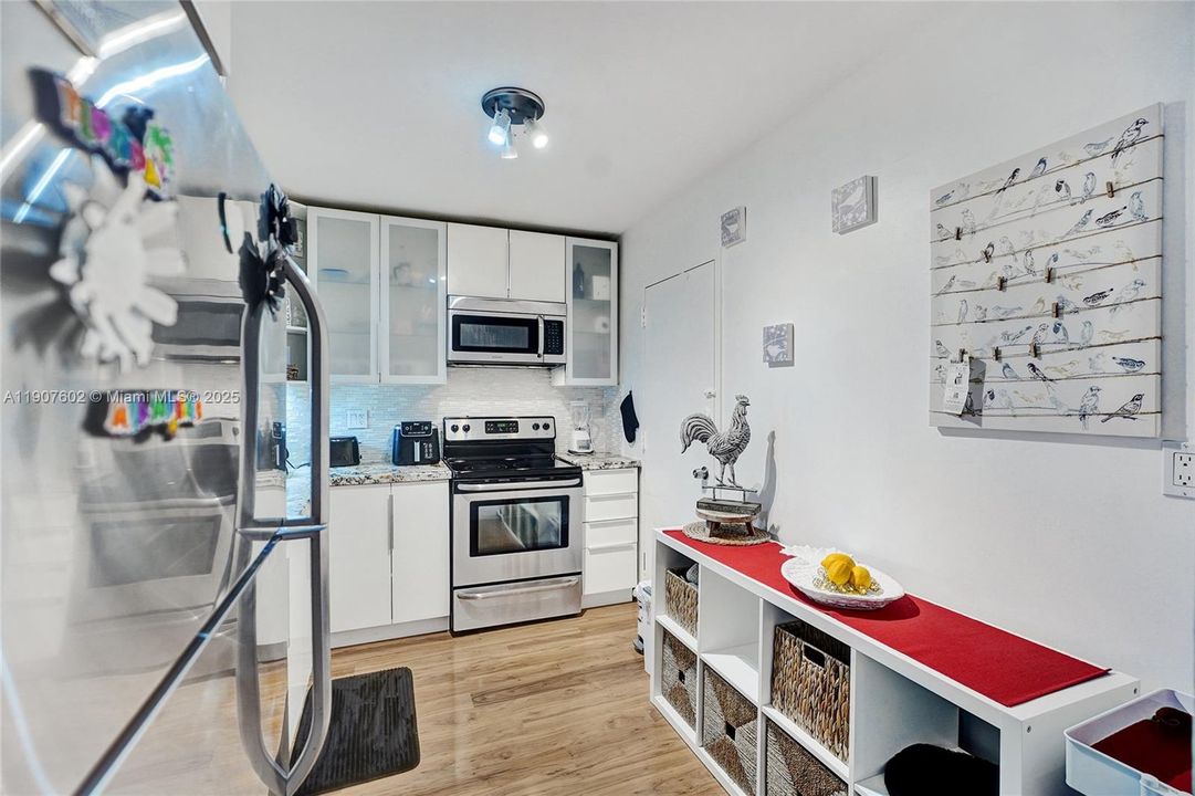 For Rent: $2,600 (1 beds, 1 baths, 762 Square Feet)