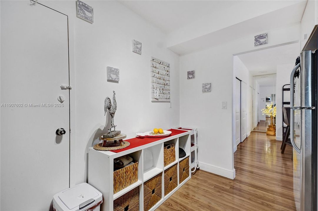 For Rent: $2,600 (1 beds, 1 baths, 762 Square Feet)