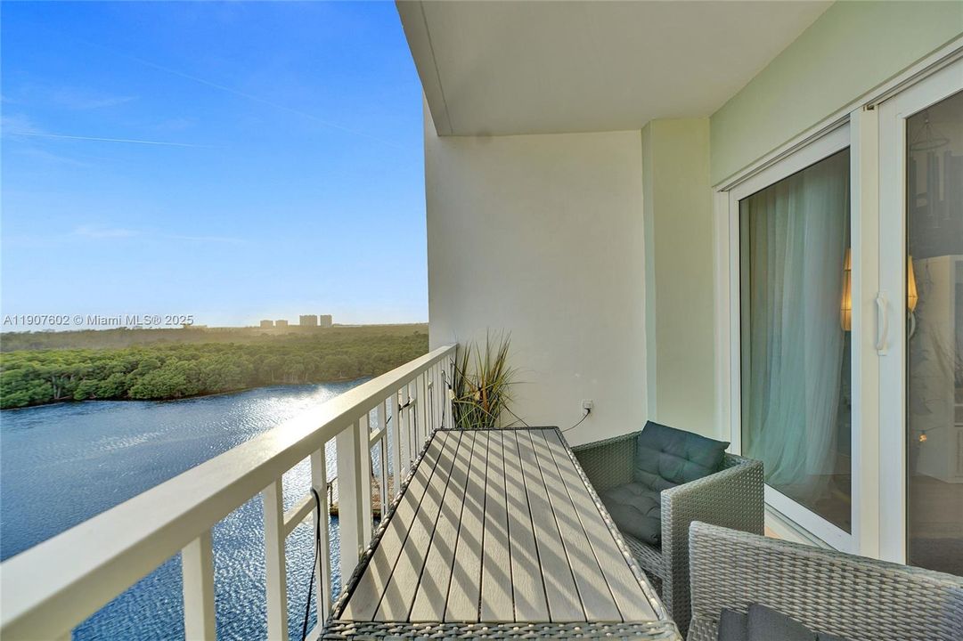 For Rent: $2,600 (1 beds, 1 baths, 762 Square Feet)