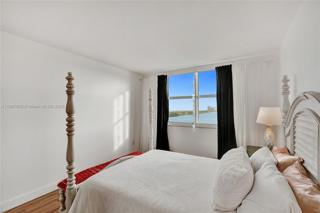 For Rent: $2,600 (1 beds, 1 baths, 762 Square Feet)