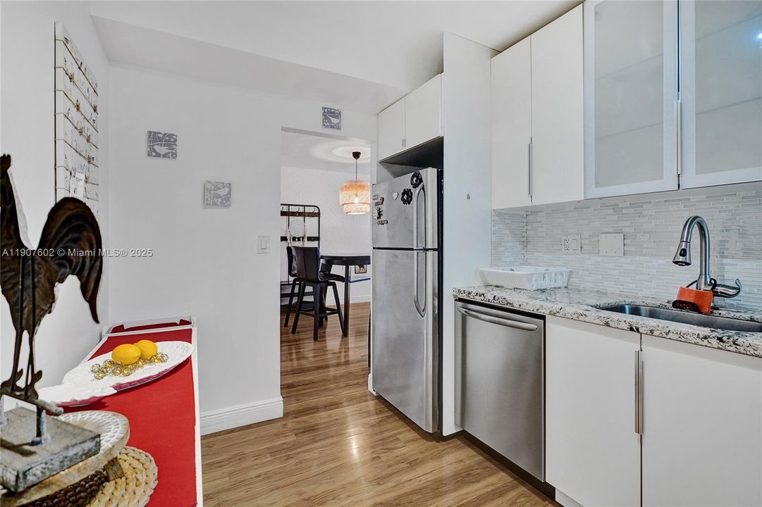 For Rent: $2,600 (1 beds, 1 baths, 762 Square Feet)