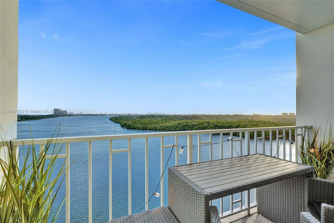 For Rent: $2,600 (1 beds, 1 baths, 762 Square Feet)