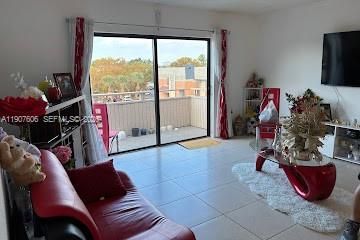 En Venta: $249,900 (2 camas, 2 baños, 1070 Pies cuadrados)