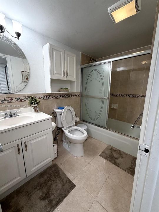 Recently Rented: $2,200 (2 beds, 2 baths, 906 Square Feet)